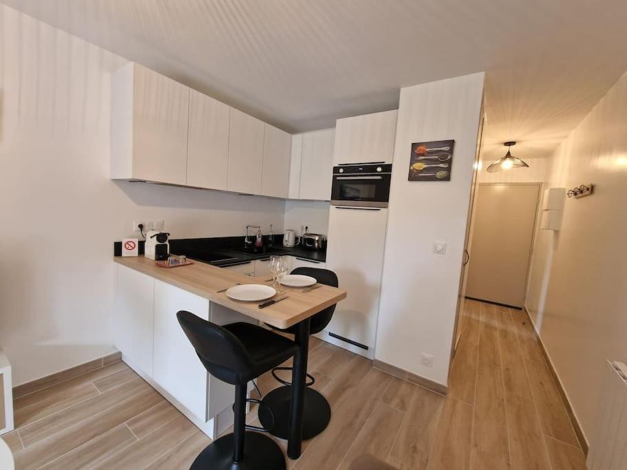 T2 Neuf, Parking Prive,Acces Mer Bandol Luaran gambar